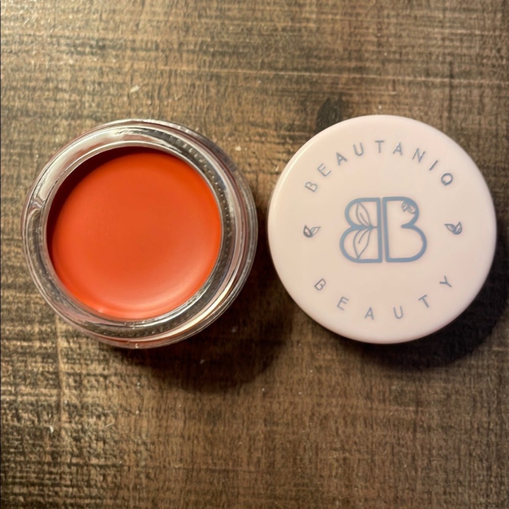 ⭐️Beautaniq Butter Lip & Cheek⭐️